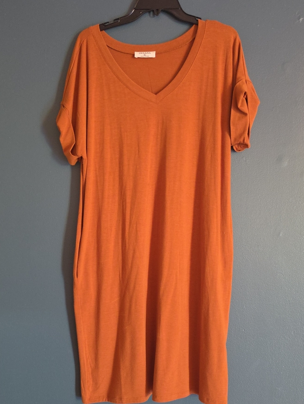 Everyday V-Neck Midi Dress in Rust Orange